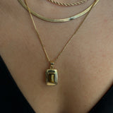 Collar de cadena de caja de agosto 